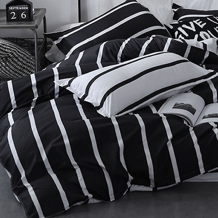 Black & White Stripe Bedding Set: image 3