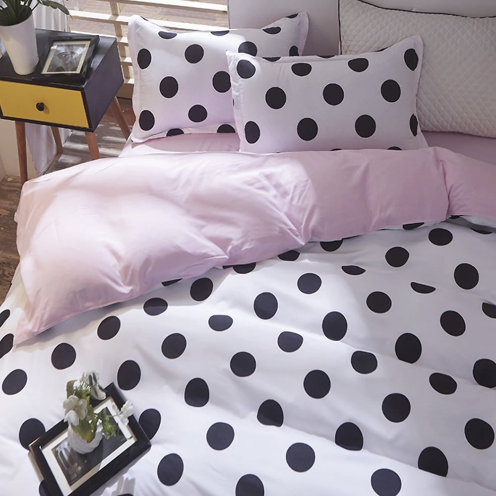 Polka Dot Bedding Set: image 1