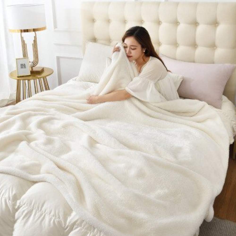 Sherpa Fleece Blanket: image 8